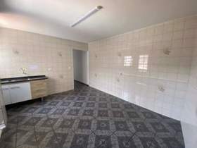 Assobradada para alugar em Guarulhos, 2 dorms, 1 wc, 100 m2 úteis