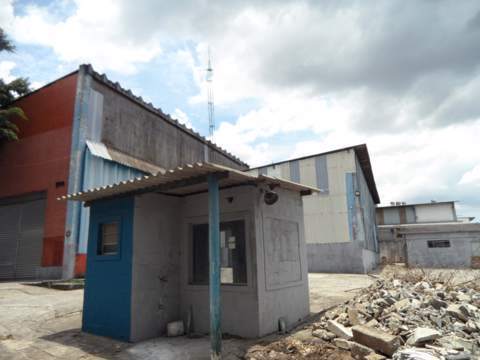 Galpão para alugar em Itaquaquecetuba (Pq São Pedro), 4 banheiros, 10 vagas, 950 m2 de área útil, código 181-1890 (6/30)