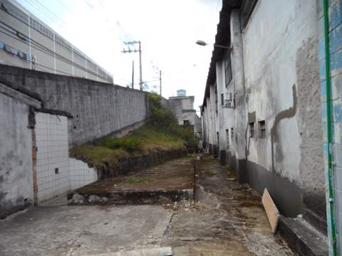 Galpão para alugar em Itaquaquecetuba (Pq São Pedro), 4 banheiros, 10 vagas, 950 m2 de área útil, código 181-1890 (9/30)