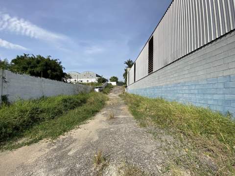 Galpão para alugar em Guarulhos (Cid Aracília), 5 banheiros, 15 vagas, 700 m2 de área útil, código 181-1916 (5/11)