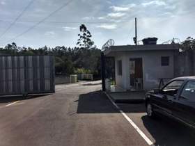 Galpão para alugar em Itaquaquecetuba, 700 m2 úteis