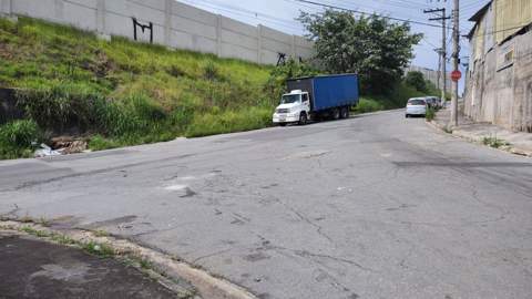 Galpão para alugar em Guarulhos (Pq Das Nações - Pimentas), 4 banheiros, 2 vagas, 400 m2 de área útil, código 181-2016 (9/15)