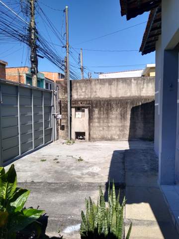 Casa para alugar em Guarulhos (Jd Pres Dutra), 2 dormitórios, 1 banheiro, 4 vagas, código 300-1134 (7/22)