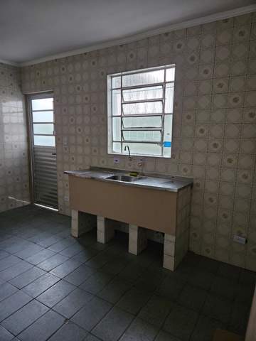 Casa para alugar em Guarulhos (Jd Pres Dutra), 2 dormitórios, 1 suite, 2 banheiros, 3 vagas, código 300-1164 (11/20)